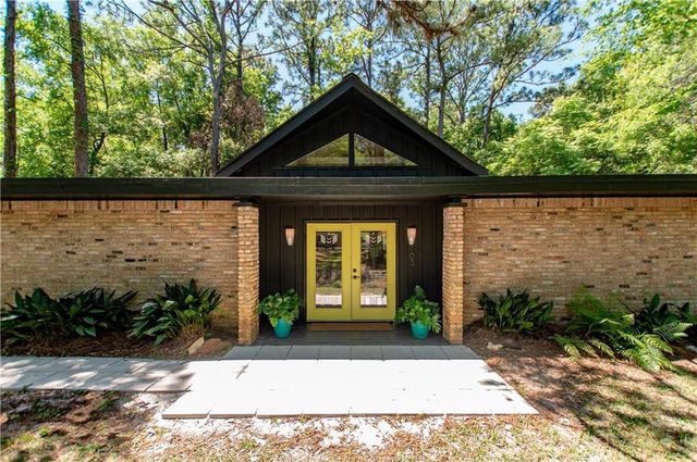 Mid cenutry home in Fairhope, AL 