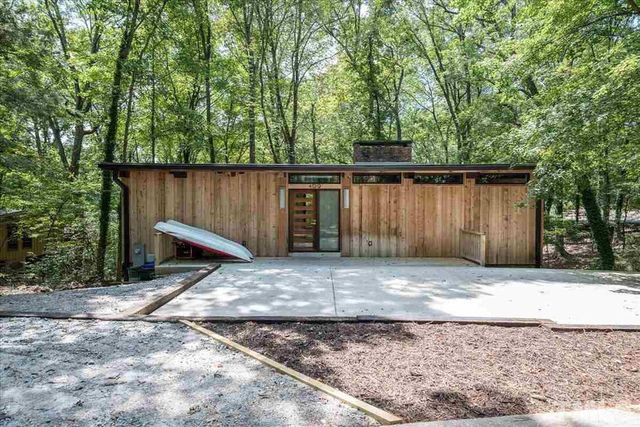 modernist home in Chapel Hill, NC