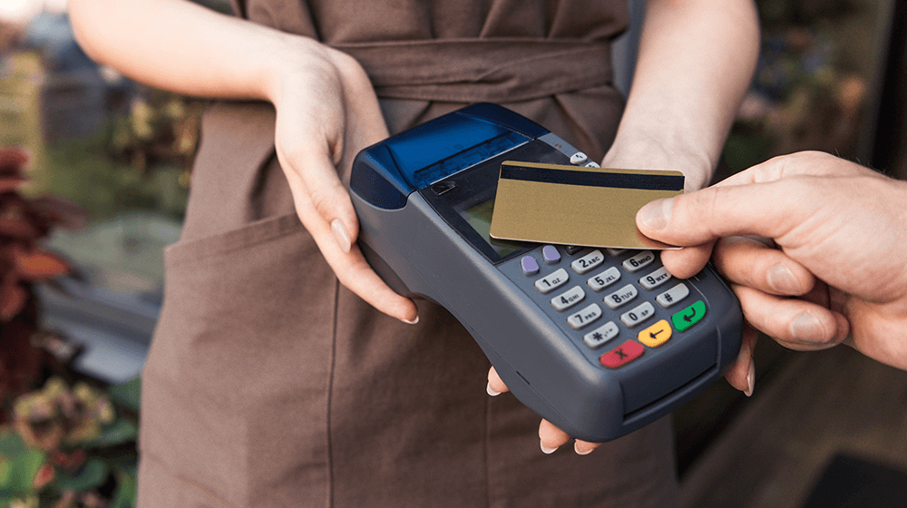 visa and mastercard urged to not increase credit card swipe fees