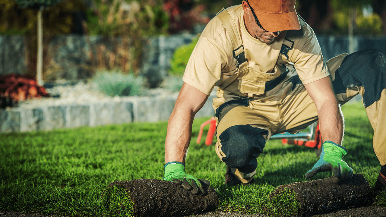 how to hire a groundskeeper