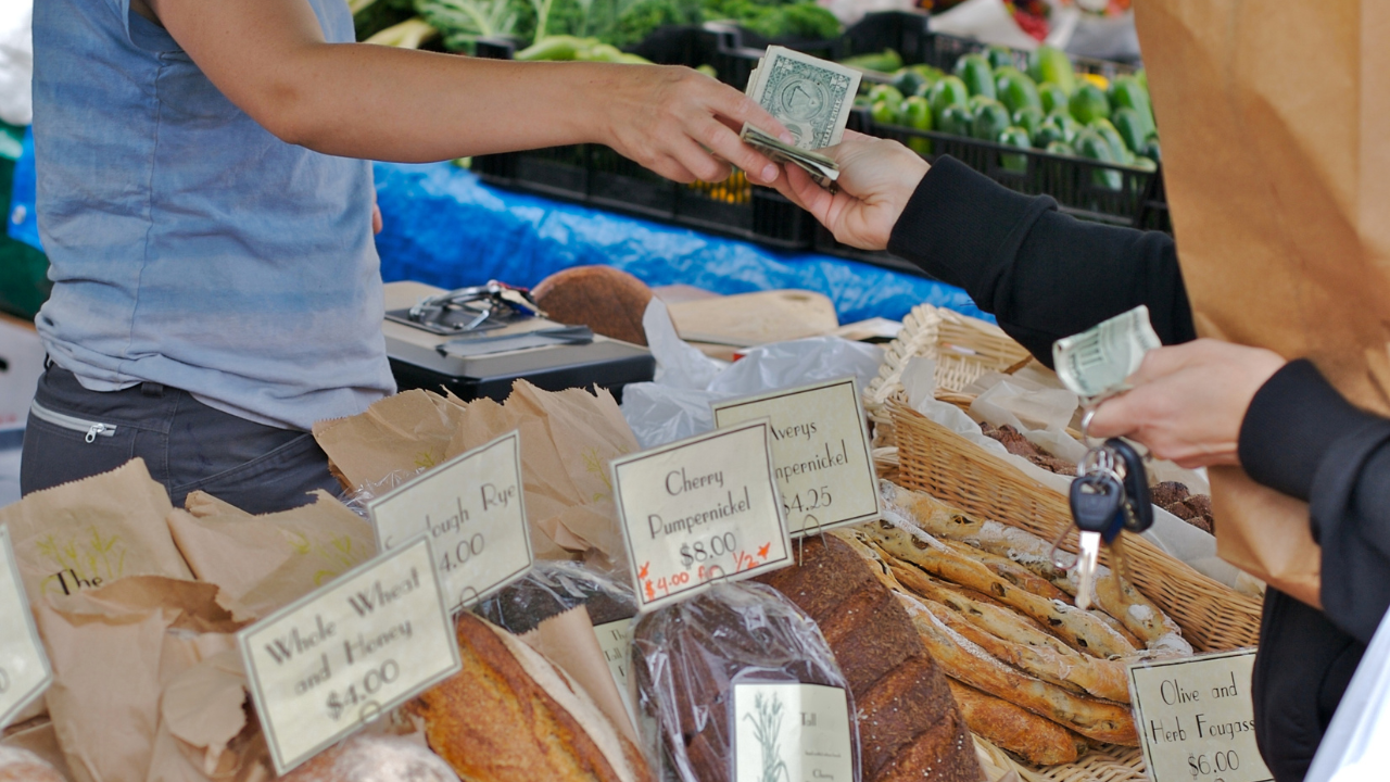 How to Sell at a Farmers Market