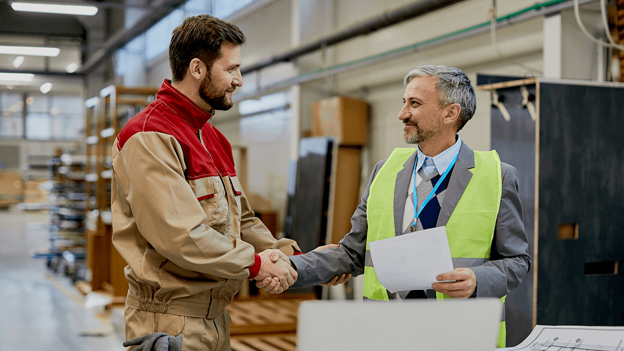 how to hire a facilities manager